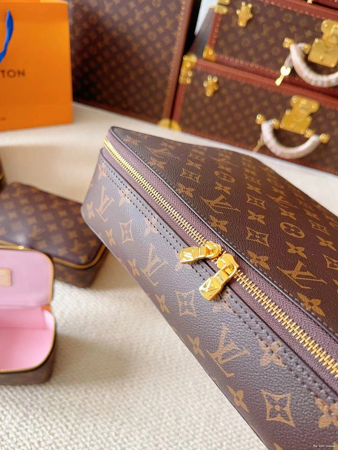LV IN 3 MAKE POUCH 1 SET CUSTOM UP 0708